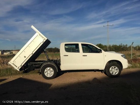  Toyota Hilux Hilux 2.5D-4D Cabina Doble GX 4x4 - VILLANUEVA DE CORDOBA 