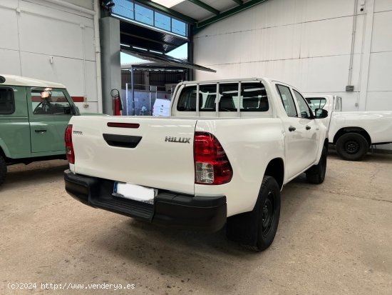 Toyota Hilux 2.4 D4D GX DOBLE CABINA - VILLANUEVA DE CORDOBA