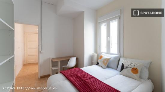 Habitaciones en alquiler en el apartamento de 5 dormitorios en Moncloa - MADRID