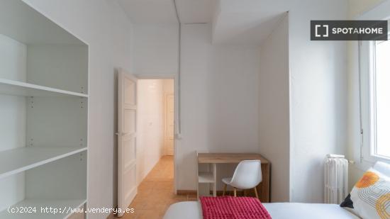 Habitaciones en alquiler en el apartamento de 5 dormitorios en Moncloa - MADRID