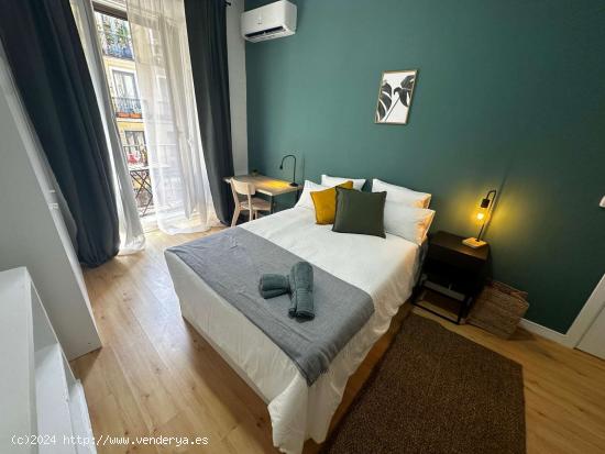 Se alquila habitación en apartamento de 4 dormitorios en Centro, Madrid - MADRID