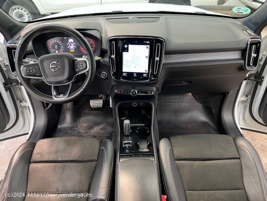 Volvo XC40 2.0 D4 AWD RDesign Auto - VILLANUEVA DE CORDOBA