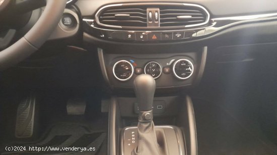 Fiat Tipo RED 1.5 HYBRID 130 DCT - Móstoles