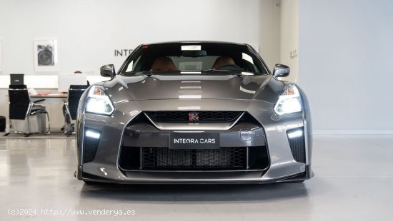 Nissan GT-R 119.900 € NISSAN GT-R 3.8G V6 419kW 570CV Black Edition 2p - Sabadell