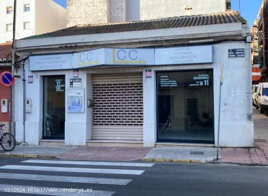 ¡Alquila Tu Local Comercial! Espacio Ideal para Oficinas o Comercios en Burjasot, Próximo a la Fer