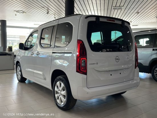 Opel Combo-e Life L Elegance Plus 100kw / 136 CV - Sevilla