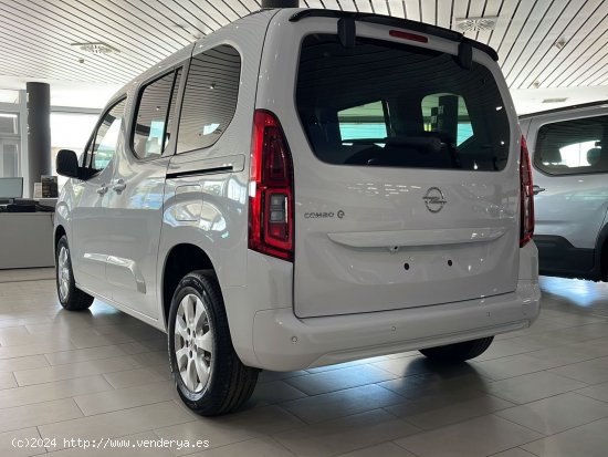 Opel Combo-e Life L Elegance Plus 100kw / 136 CV - Sevilla