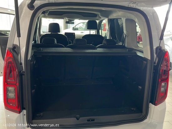 Opel Combo-e Life L Elegance Plus 100kw / 136 CV - Sevilla