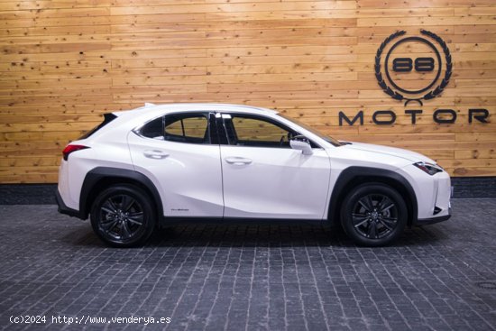 Lexus UX 2.0 250h Business Lexus UX 2.0 250h Business - Madrid