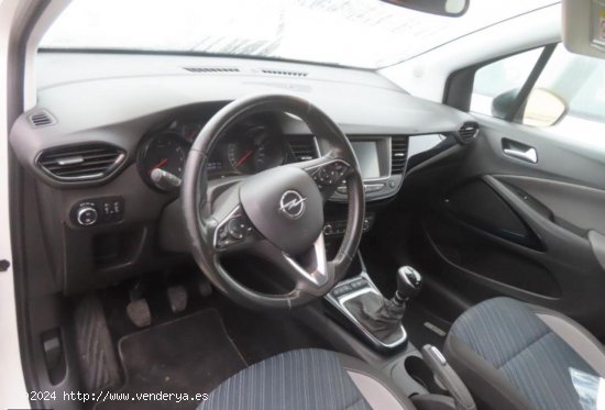 Opel Crossland X 1.5D DESIGN LINE - 120 ANIVERSARIO - Utrera