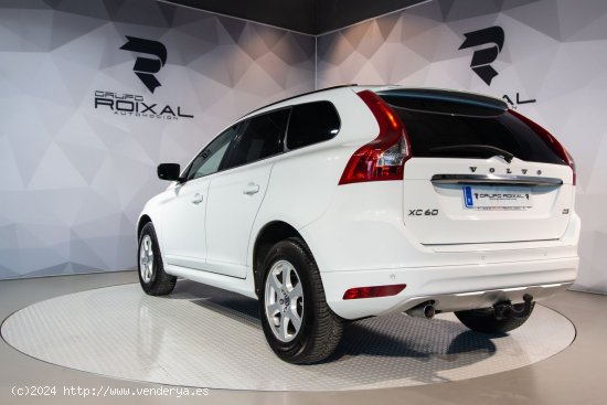 Volvo XC-60 2.0d d3 KINETIC MUY CUIDADO - Lugo