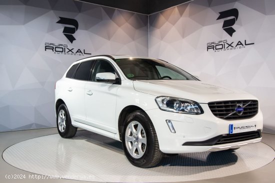 Volvo XC-60 2.0d d3 KINETIC MUY CUIDADO - Lugo