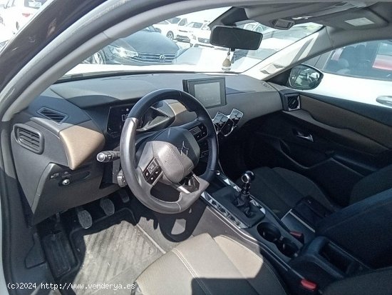 Ds Ds 3 Crossback Bluehdi 73 Kw Manual So Chic - Leganés