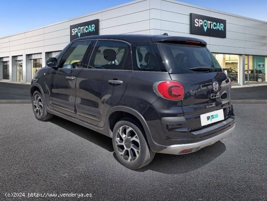 Fiat 500L   1.4 16v 70 kW (95 CV) S&S Red - Sevilla