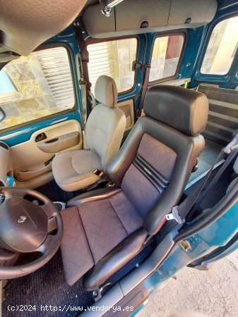 Renault Kangoo combi 1.4 GASOLINA ADAPTADA SILLA DE RUEDAS - Huesca