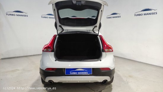 Volvo V40 Cross Country 2.0 T3 Plus - QUART DE POBLET