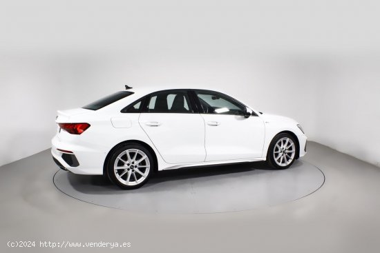 Audi A3 AUDI A3 Sedán 35TDI S line Stronic - 