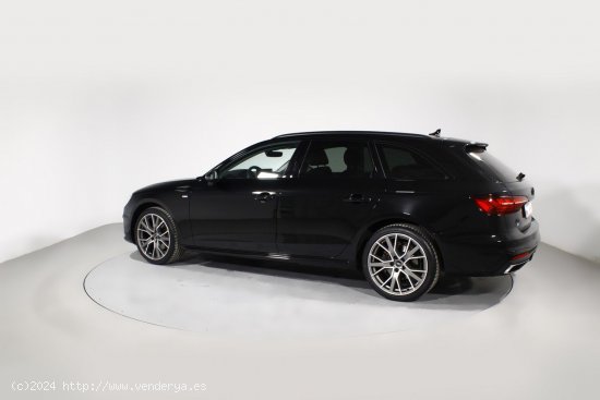 Audi A4 Avant 35 TDI Black line S tronic - 