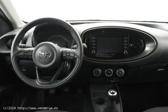 Toyota Aygo 1.0 VVT-I PLAY 5P - 