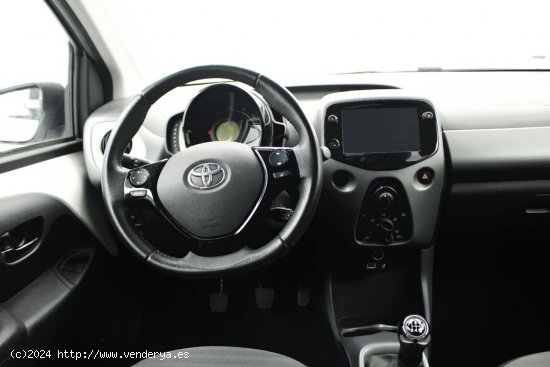 Toyota Aygo 1.0 VVT-I X-PLAY 5P - 