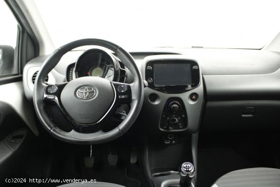 Toyota Aygo 1.0 VVT-I X-PLAY 5P - 