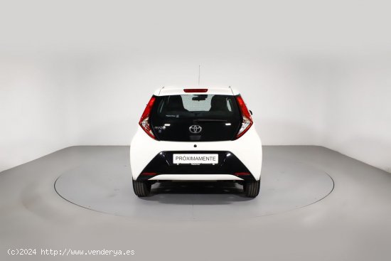 Toyota Aygo 1.0 VVT-I X-PLAY 5P - 