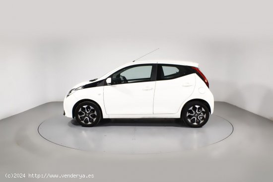 Toyota Aygo 1.0 VVT-I X-PLAY 5P - 