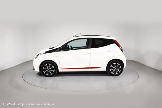 Toyota Aygo 1.0 VVT-I X-PLAY 5P - 