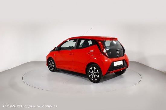 Toyota Aygo 1.0 VVT-I X-PLAY 5P - 