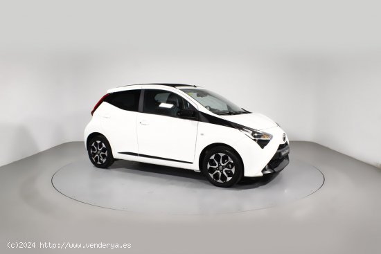 Toyota Aygo 1.0 VVT-I X-SHIFT X-WAVE 5P - 