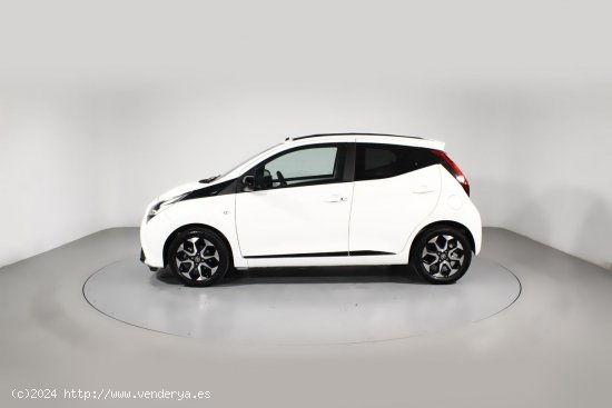 Toyota Aygo 1.0 VVT-I X-SHIFT X-WAVE 5P - 