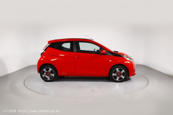 Toyota Aygo 1.0 VVT-I X-WAVE 5P - 