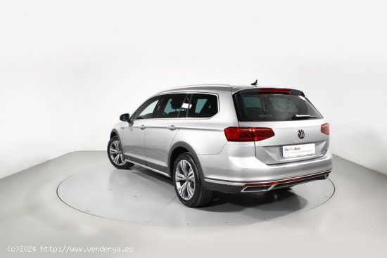 Volkswagen Passat fam. 2.0 TDI 147KW DSG 4WD ALLTRACK 5P - 