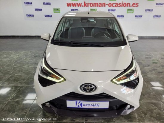 Toyota Aygo 1.0 70 xplay con Camera trasera! - Castellón