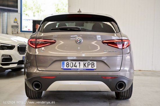 Alfa Romeo Stelvio   2.0 Gasolina 206kW 280CV Executive AWD - 