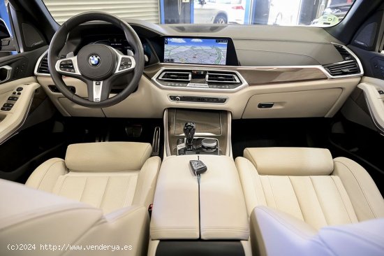 BMW X5   M50i - 