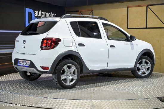 Dacia Sandero   Stepway Essential TCe 1.0 74kW 100CV - 