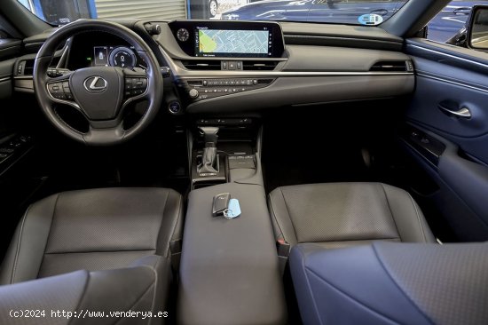 Lexus ES   2.5 300h Premium - 