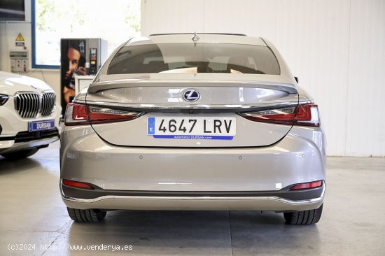 Lexus ES   2.5 300h Premium - 