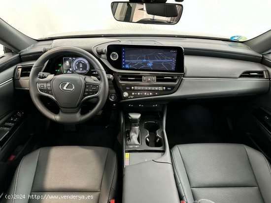 Lexus ES  2.5 300h Premium - 