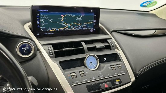 Lexus NX   2.5 300h Business Navigation 2WD - 