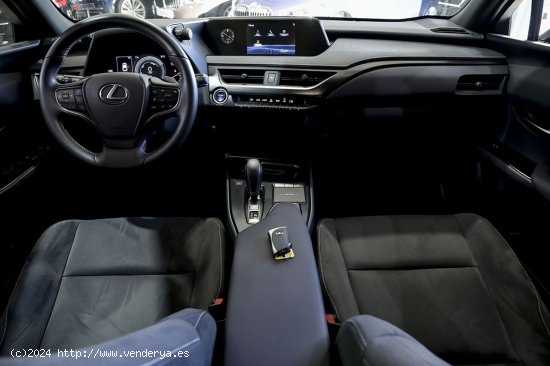 Lexus UX   300e Business - 