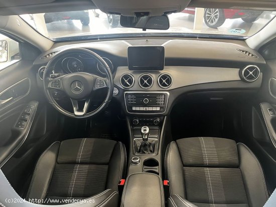 Mercedes GLA MERCEDES-BENZ  GLA 180 - 