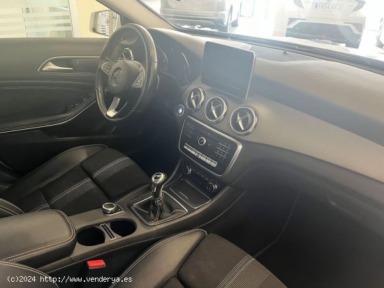 Mercedes GLA MERCEDES-BENZ  GLA 180 - 