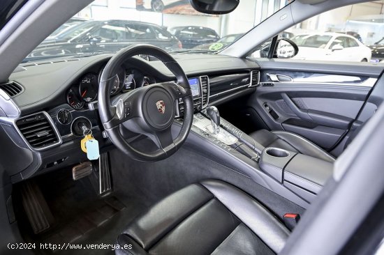 Porsche Panamera   4S - 