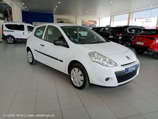 Renault Clio   Yahoo 1.2 16v 75 5p - 