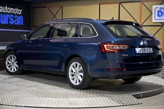 Skoda Superb   Combi 2.0 TDI 110KW 150cv Ambition - 