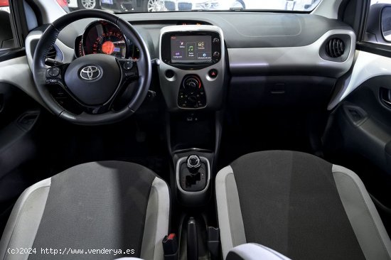 Toyota Aygo   1.0 70 xplay business - 