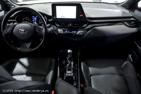 Toyota C-HR   2.0 180H Luxury - 