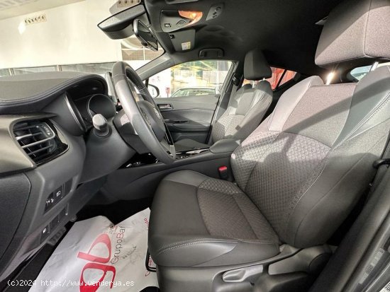 Toyota C-HR  125h Advance Connect - 